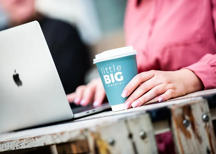 Calma Mitte Ξενοδοχείο 3*